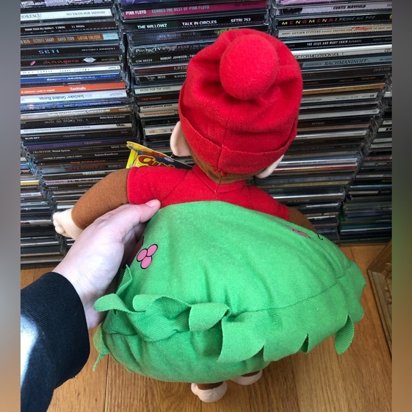 Kellytoy HOLIDAY CURIOUS GEORGE W/ WREATH - Picture 2 of 9